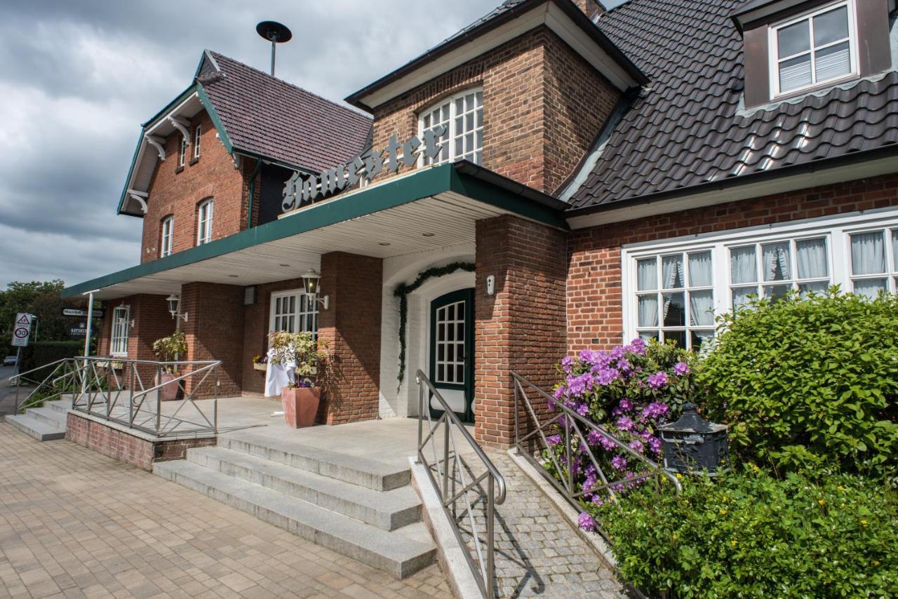 Landhaus Hamester - Hotel & Restaurant Basthorst  Exterior foto
